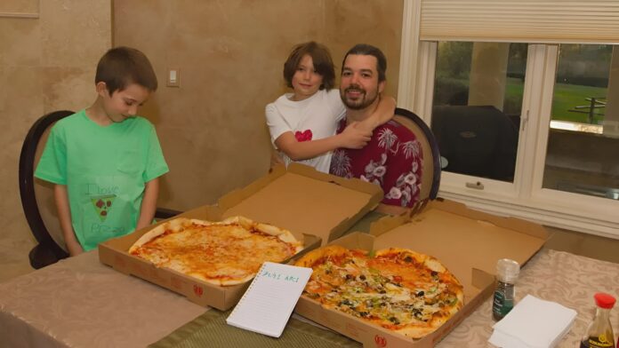 Tal día como hoy, un hombre compró dos pizzas por 10 mil bitcoins