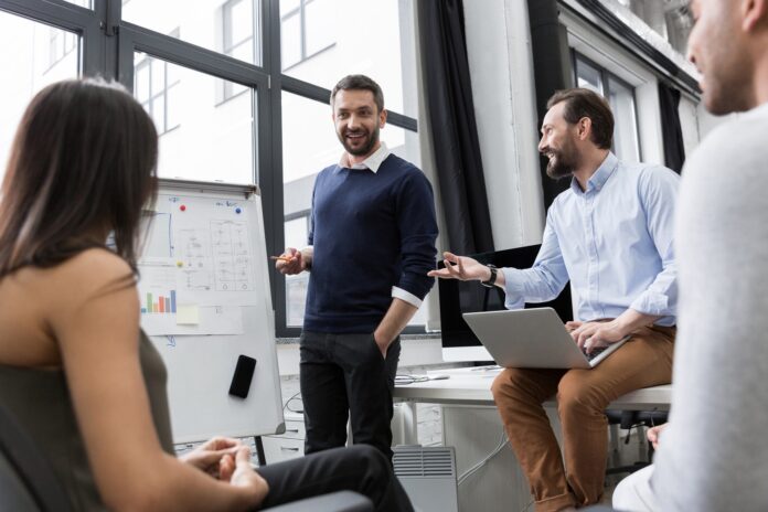 Estrategias de liderazgo para mejorar el rendimiento del equipo de trabajo