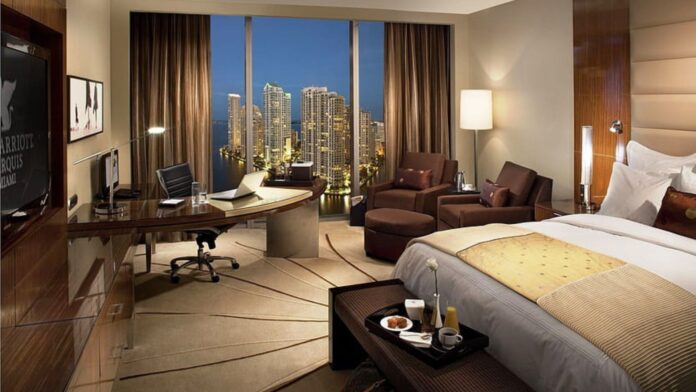 Hoteles acondicionan espacios para el trabajo remoto