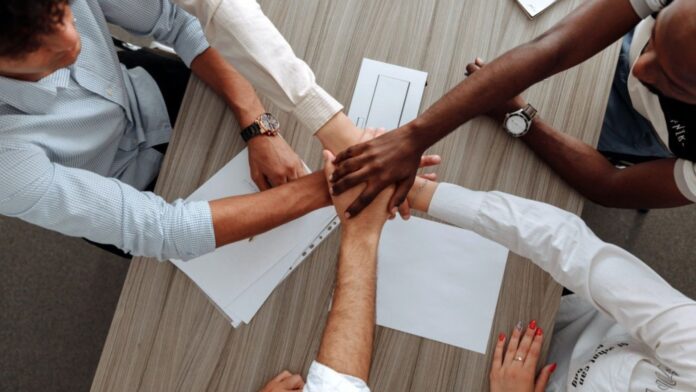 Líderes: 5 pasos para construir confianza en la empresa